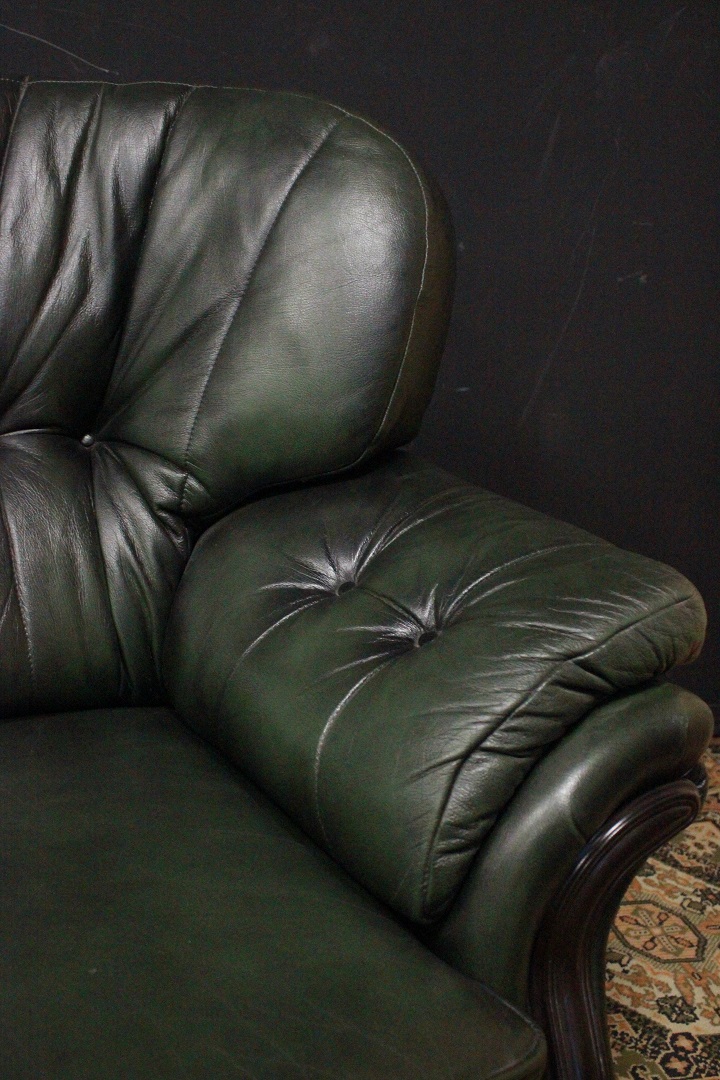 647_Divano_Sofa_Chester_Chesterfield_bergere_tre_3_three_posti_seaters_leather_pelle_verde_abete_green_legno_wood_originale_original_english_inglese_UK_5
