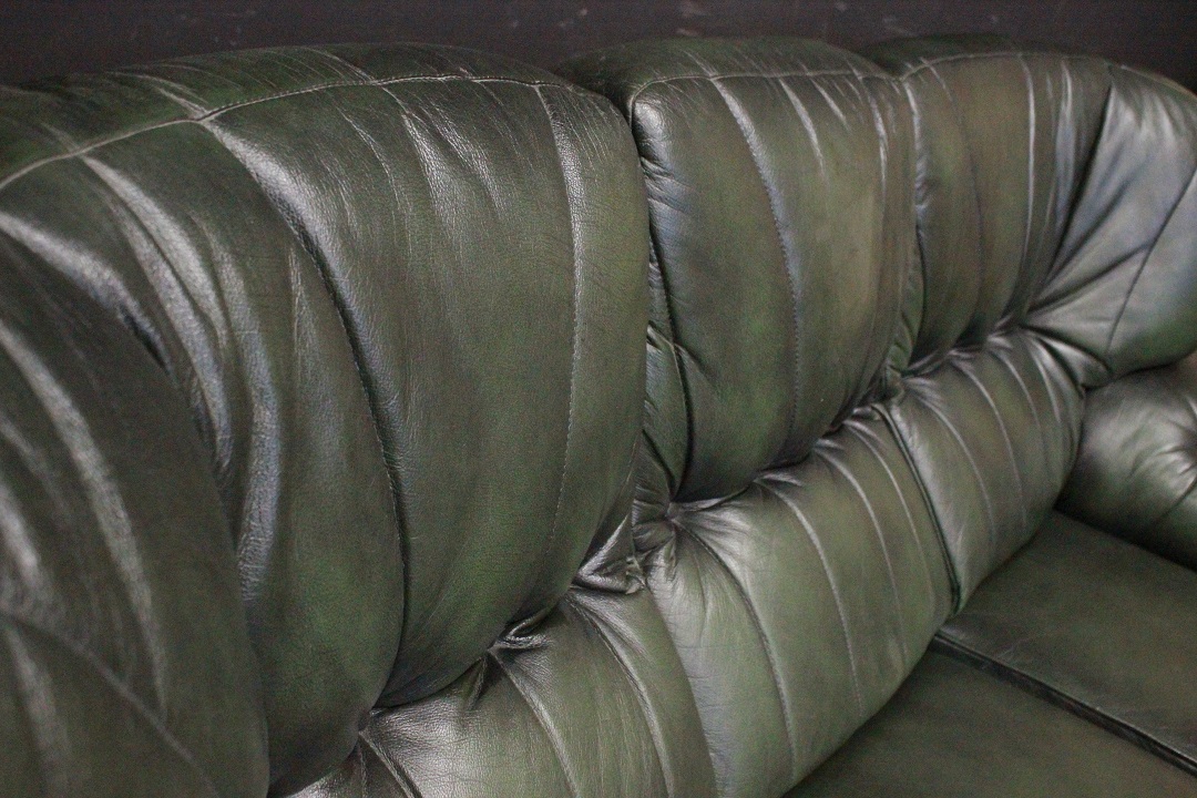647_Divano_Sofa_Chester_Chesterfield_bergere_tre_3_three_posti_seaters_leather_pelle_verde_abete_green_legno_wood_originale_original_english_inglese_UK_6