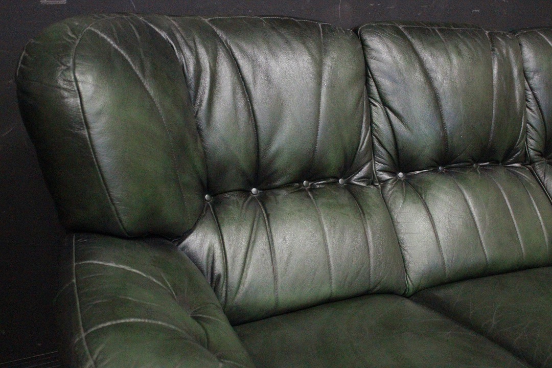647_Divano_Sofa_Chester_Chesterfield_bergere_tre_3_three_posti_seaters_leather_pelle_verde_abete_green_legno_wood_originale_original_english_inglese_UK_9