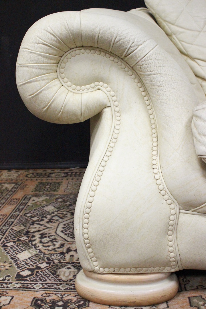 839_coppia_double_due_poltrona_armchair_bianco_panna_white_pelle_leather_originali_inglesi_original_UK_english_Chesterfield_Chester_classic_club_king_size_6