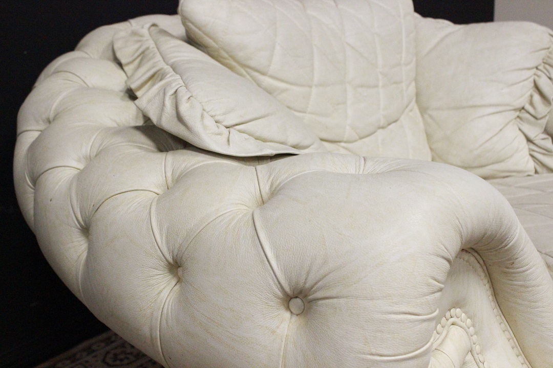 839_coppia_double_due_poltrona_armchair_bianco_panna_white_pelle_leather_originali_inglesi_original_UK_english_Chesterfield_Chester_classic_club_king_size_7