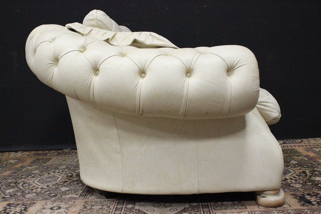 839_coppia_double_due_poltrona_armchair_bianco_panna_white_pelle_leather_originali_inglesi_original_UK_english_Chesterfield_Chester_classic_club_king_size_9