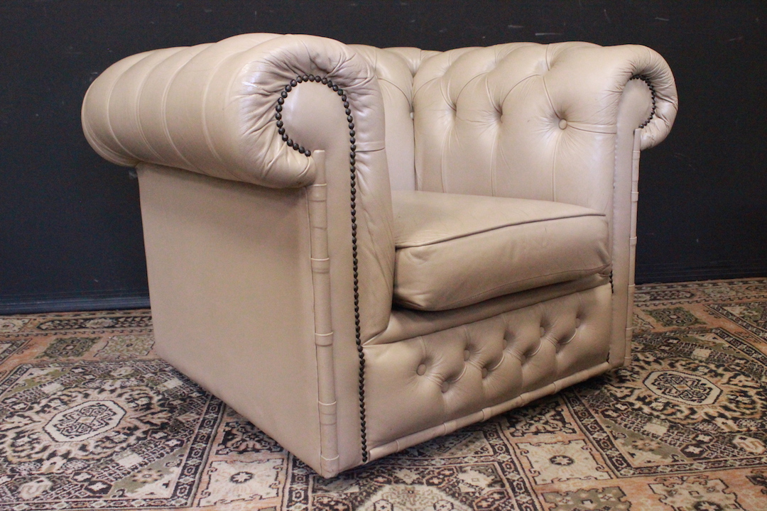 213_poltrona_armchair_Chester_Chesterfield_classic_club_bianco_avorio_ivory_white_originale_original_Inglese_English_UK_0