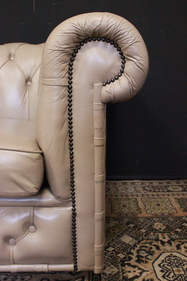 213_poltrona_armchair_Chester_Chesterfield_classic_club_bianco_avorio_ivory_white_originale_original_Inglese_English_UK_1