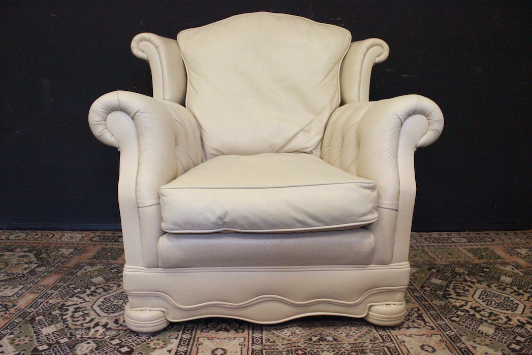 234_poltrona_armchair_Chester_Chesterfield_bergere_Dellbrook_pelle_leather_bianco_white_crème_originale_inglese_original_english_UK_0