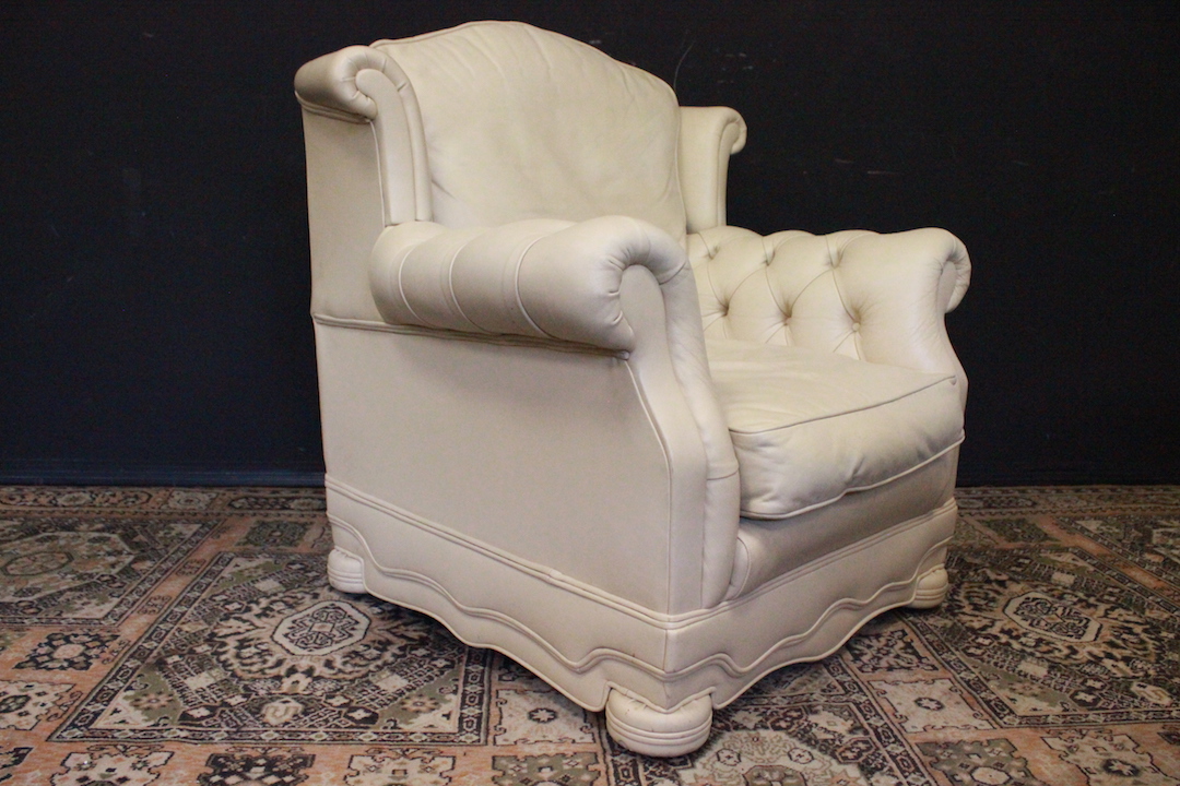 234_poltrona_armchair_Chester_Chesterfield_bergere_Dellbrook_pelle_leather_bianco_white_crème_originale_inglese_original_english_UK_4