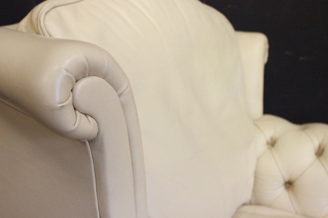 234_poltrona_armchair_Chester_Chesterfield_bergere_Dellbrook_pelle_leather_bianco_white_crème_originale_inglese_original_english_UK_9