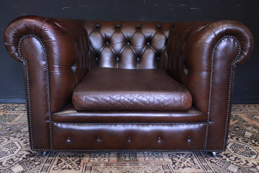 847_Chester_Chesterfield_club_poltrona_armchair_brown_marrone_leather_scuro_dark_cioccolato_pelle_originale_original_english_inglese_0