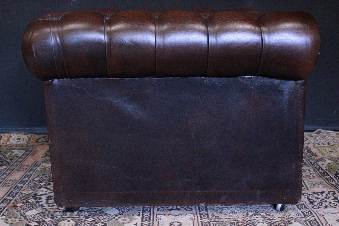 847_Chester_Chesterfield_club_poltrona_armchair_brown_marrone_leather_scuro_dark_cioccolato_pelle_originale_original_english_inglese_5