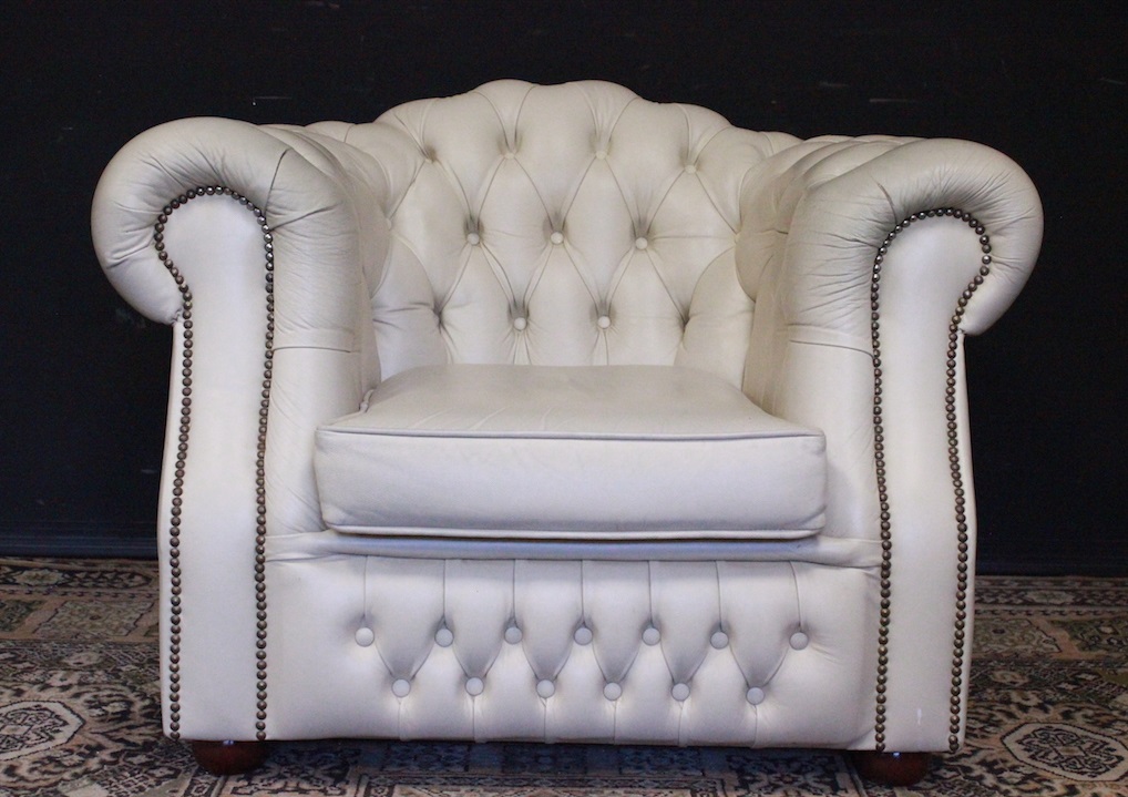 855_poltrona_armchair_club_Chester_Chesterfield_pelle_leather_bianco_white_crema_creme_originale_inglese_original_english__UK_0