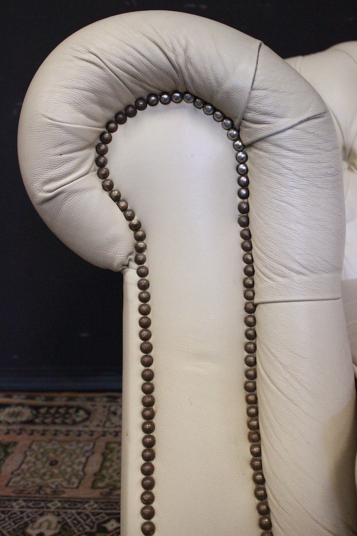 855_poltrona_armchair_club_Chester_Chesterfield_pelle_leather_bianco_white_crema_creme_originale_inglese_original_english__UK_1