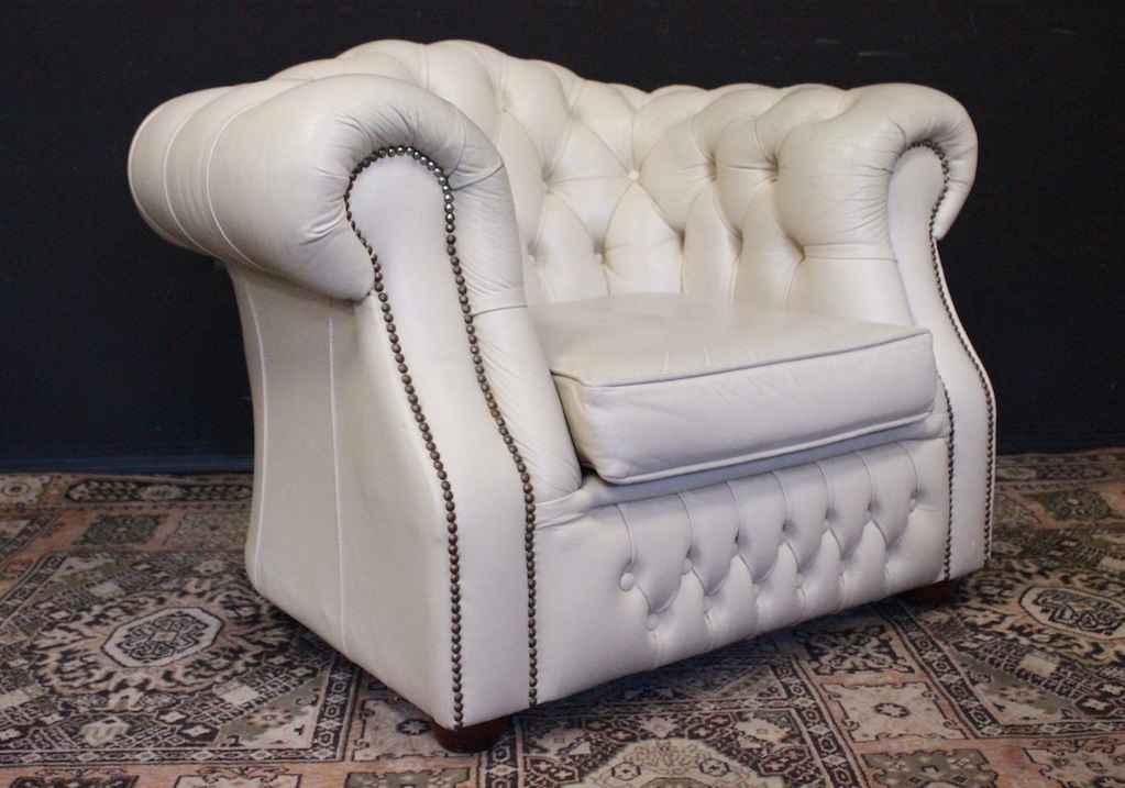 855_poltrona_armchair_club_Chester_Chesterfield_pelle_leather_bianco_white_crema_creme_originale_inglese_original_english__UK_3