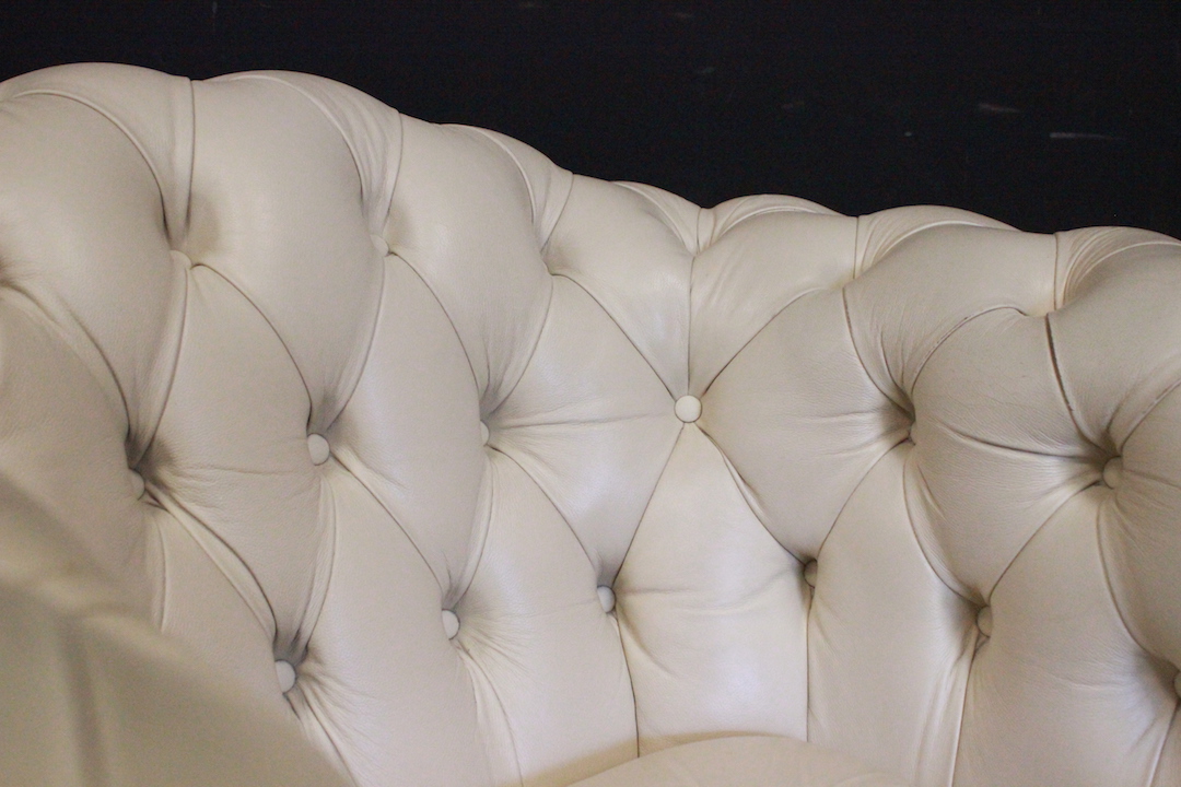 855_poltrona_armchair_club_Chester_Chesterfield_pelle_leather_bianco_white_crema_creme_originale_inglese_original_english__UK_5