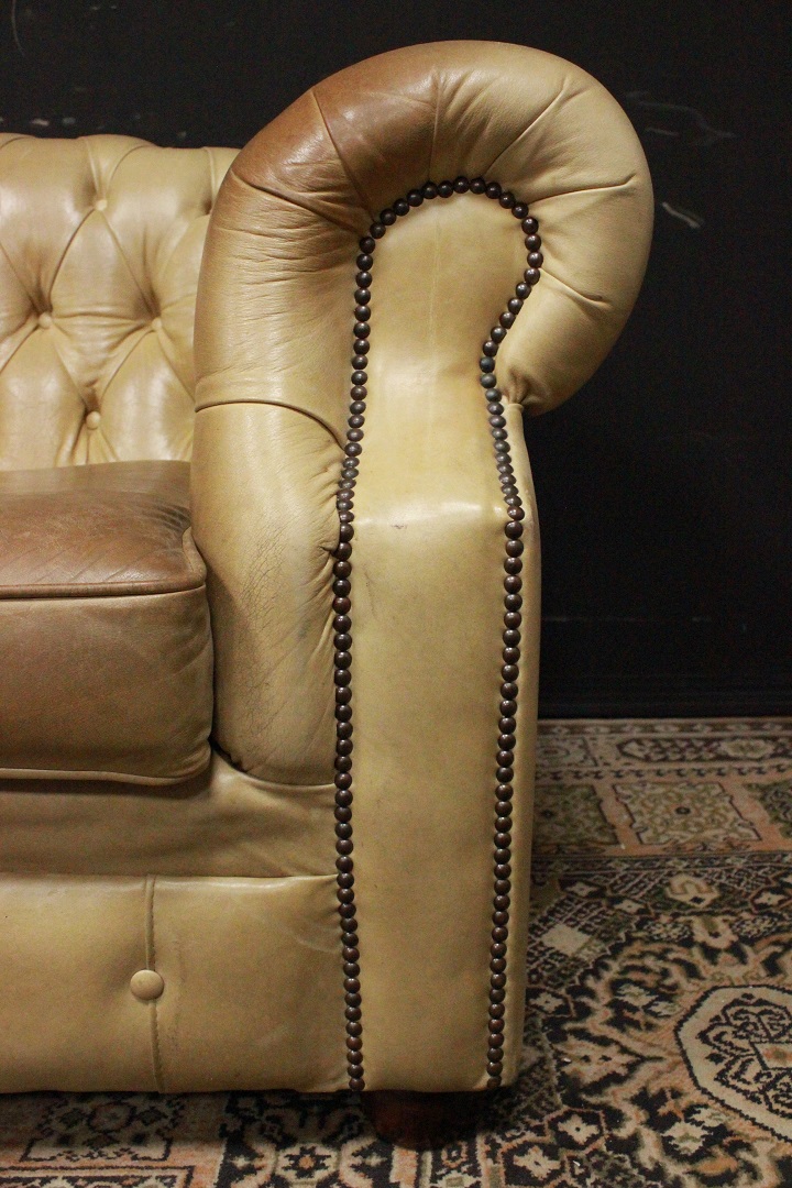 857_Poltrona_Armchair_Chester_Chesterfield_club_marrone_chiaro_beige_light_brown_leather_pelle_originale_original_english_inglese_UK_1