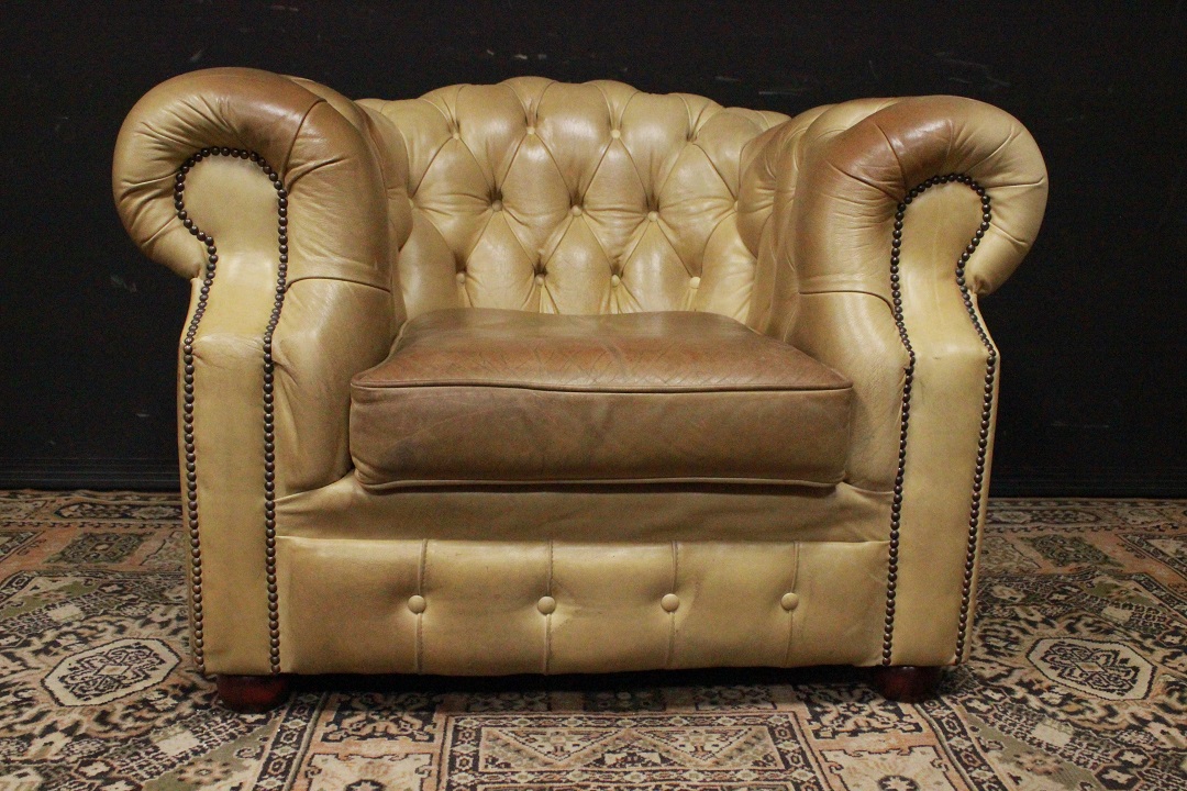857_Poltrona_Armchair_Chester_Chesterfield_club_marrone_chiaro_beige_light_brown_leather_pelle_originale_original_english_inglese_UK_3