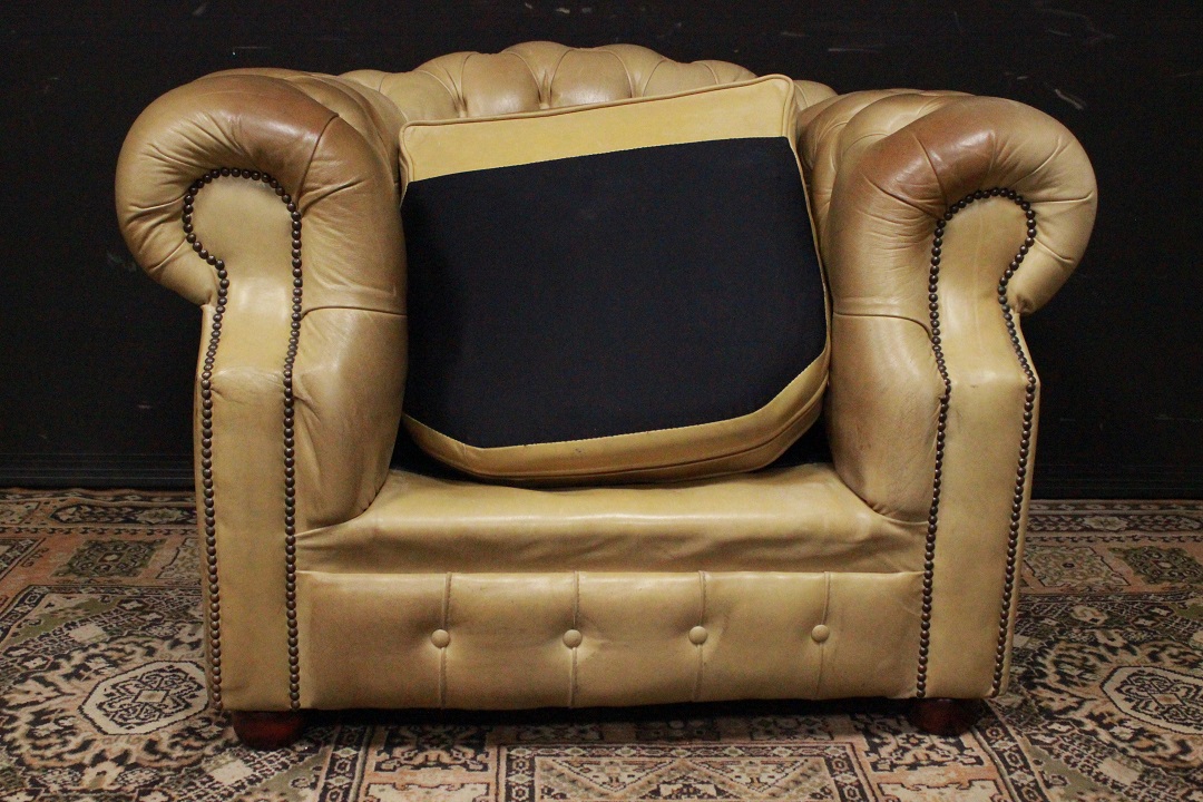 857_Poltrona_Armchair_Chester_Chesterfield_club_marrone_chiaro_beige_light_brown_leather_pelle_originale_original_english_inglese_UK_7