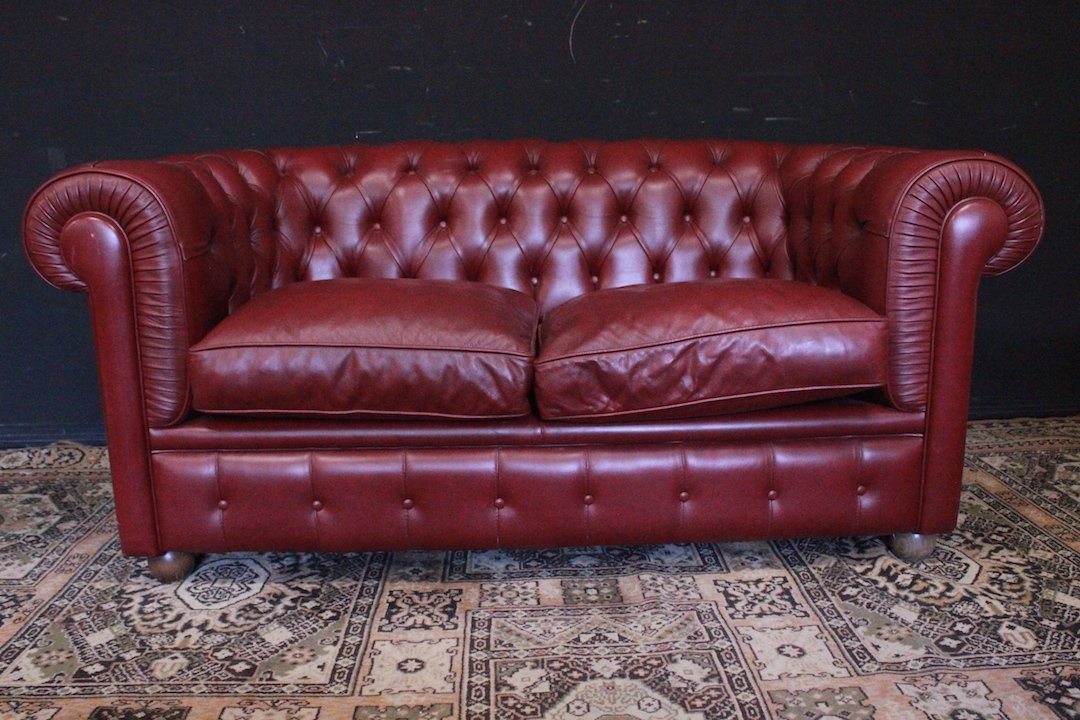 Divani Due Posti Pelle - Divano Chesterfield club 2 posti bordeaux (001) - Divani ...