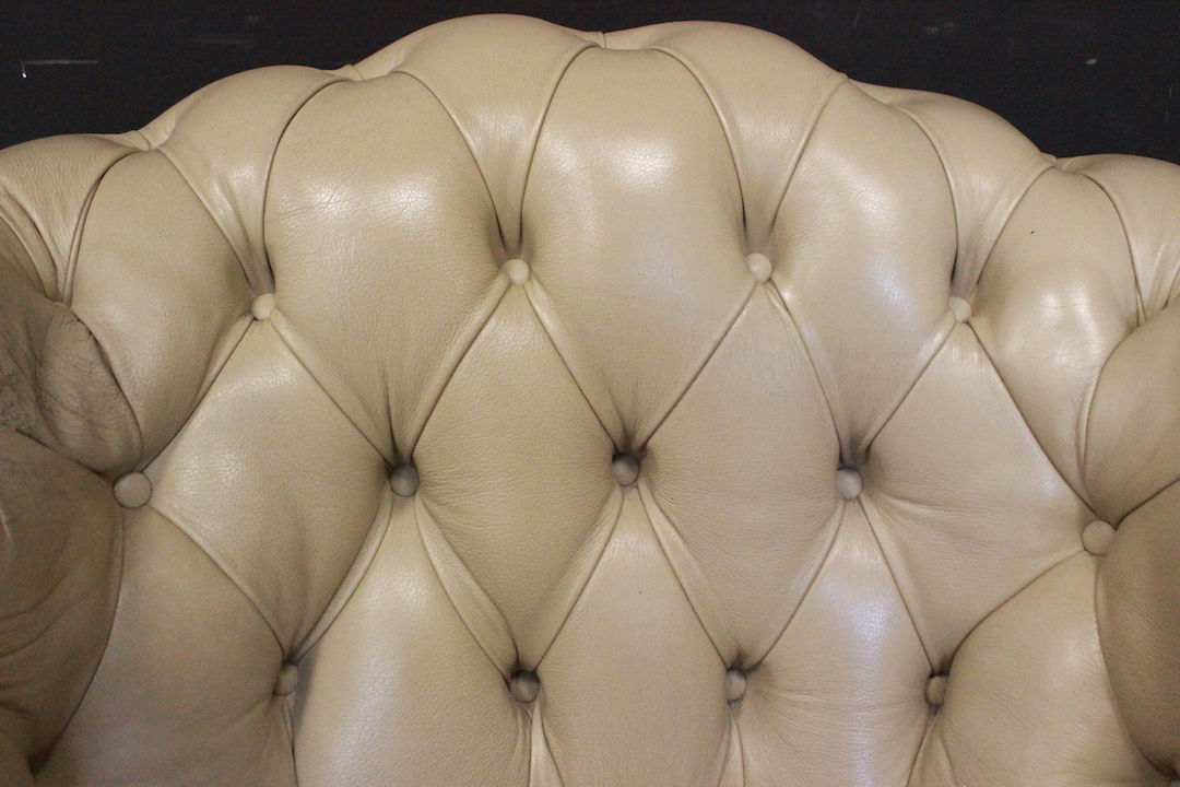 867_poltrona_armchair_Chester_Chesterfield_classic_club_stondatura_bianco_avorio_ivory_white_originale_original_Inglese_English_UK_5