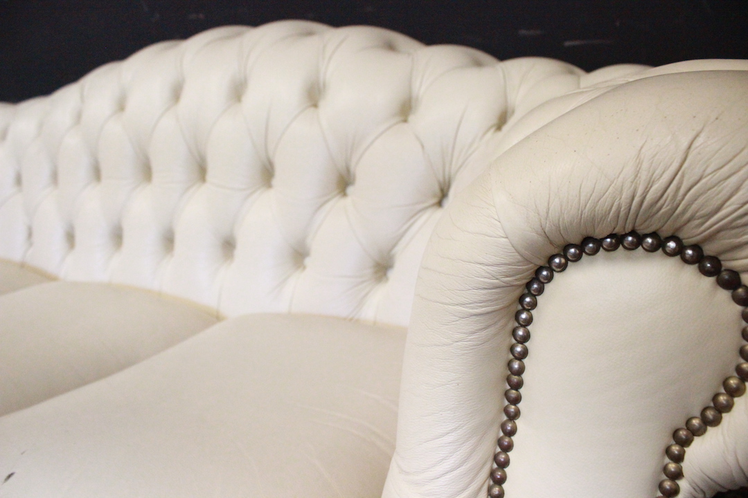 869_divano_sofa_Chesterfield_Chester_club_bianco_creme_chiaro_white_original_originale_english_inglese_leather_3_three_tre_posti_pelle_UK_stondato_6