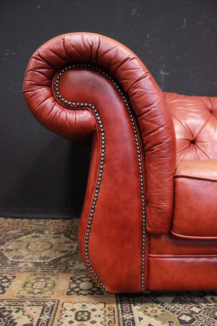 478_Divano_Sofa_Chester_Chesterfield_club_4_quattro_four_posti_seater_leather_pelle_arancione_arancio_orange_originale_original_Brescia_Roncadelle_english_inglese_UK_1