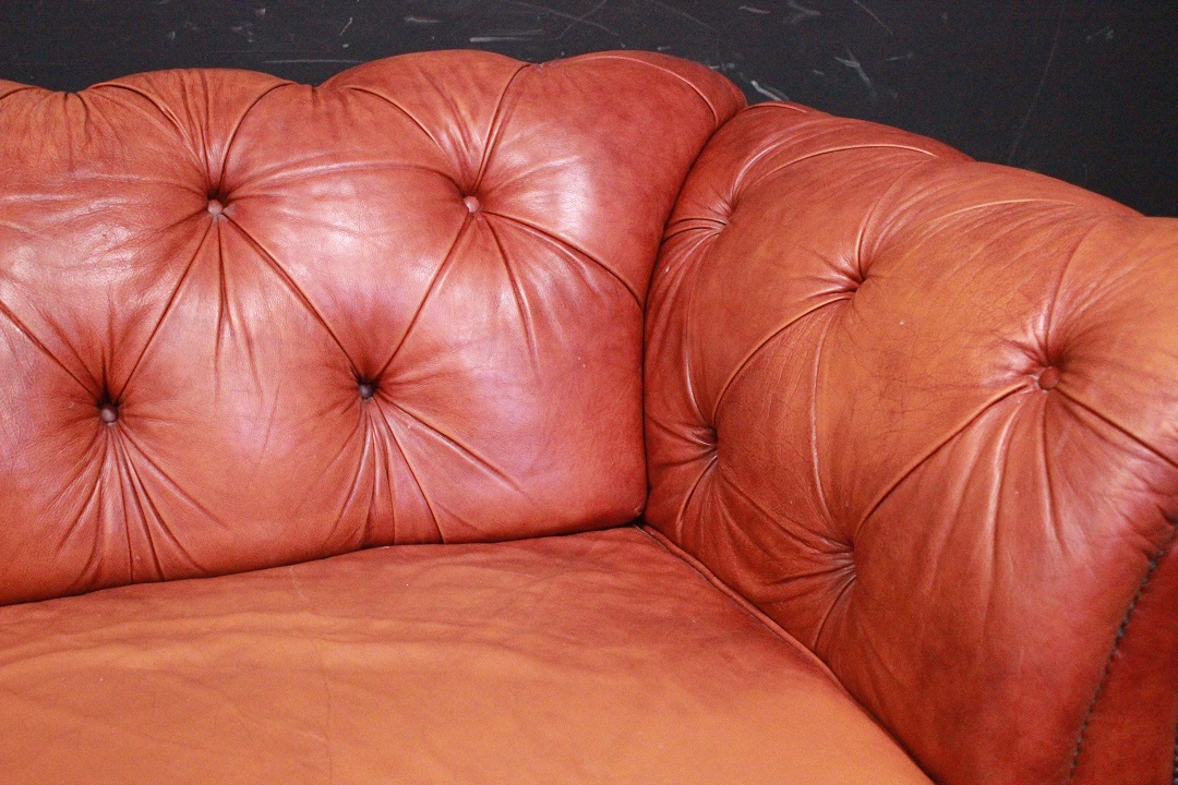 478_Divano_Sofa_Chester_Chesterfield_club_4_quattro_four_posti_seater_leather_pelle_arancione_arancio_orange_originale_original_Brescia_Roncadelle_english_inglese_UK_2