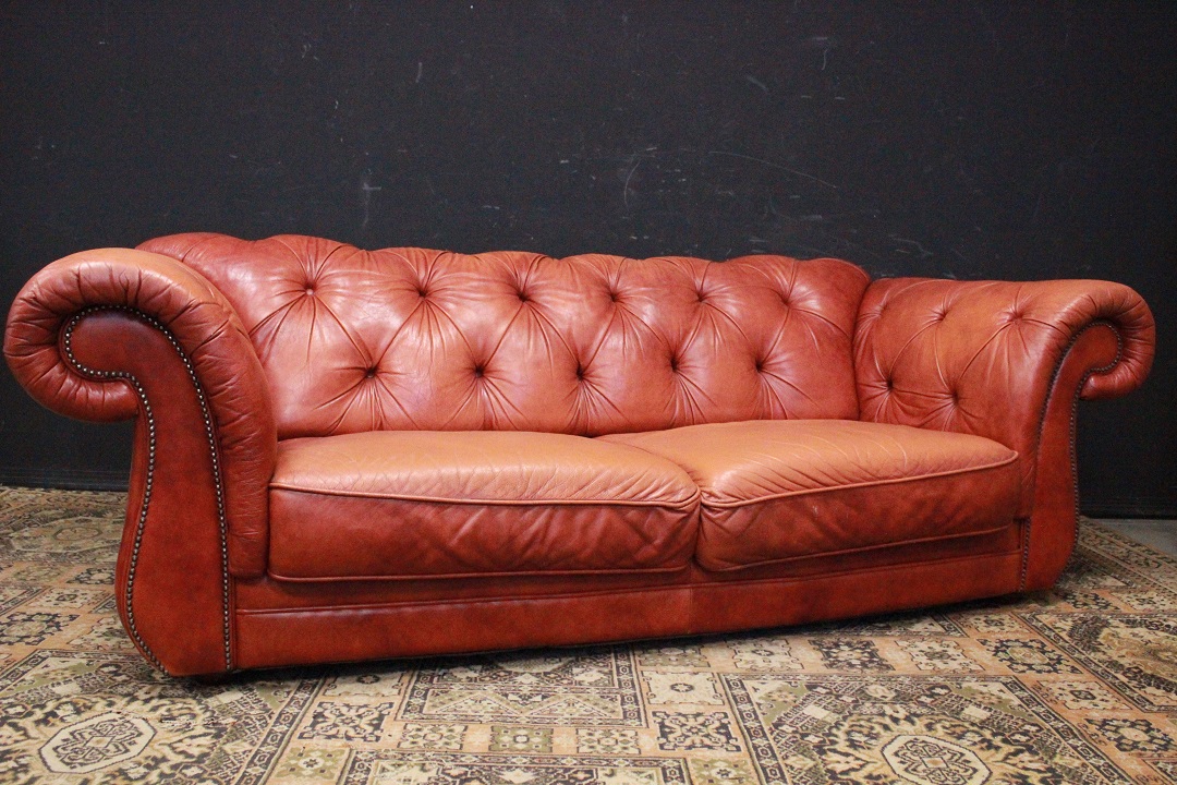 478_Divano_Sofa_Chester_Chesterfield_club_4_quattro_four_posti_seater_leather_pelle_arancione_arancio_orange_originale_original_Brescia_Roncadelle_english_inglese_UK_3
