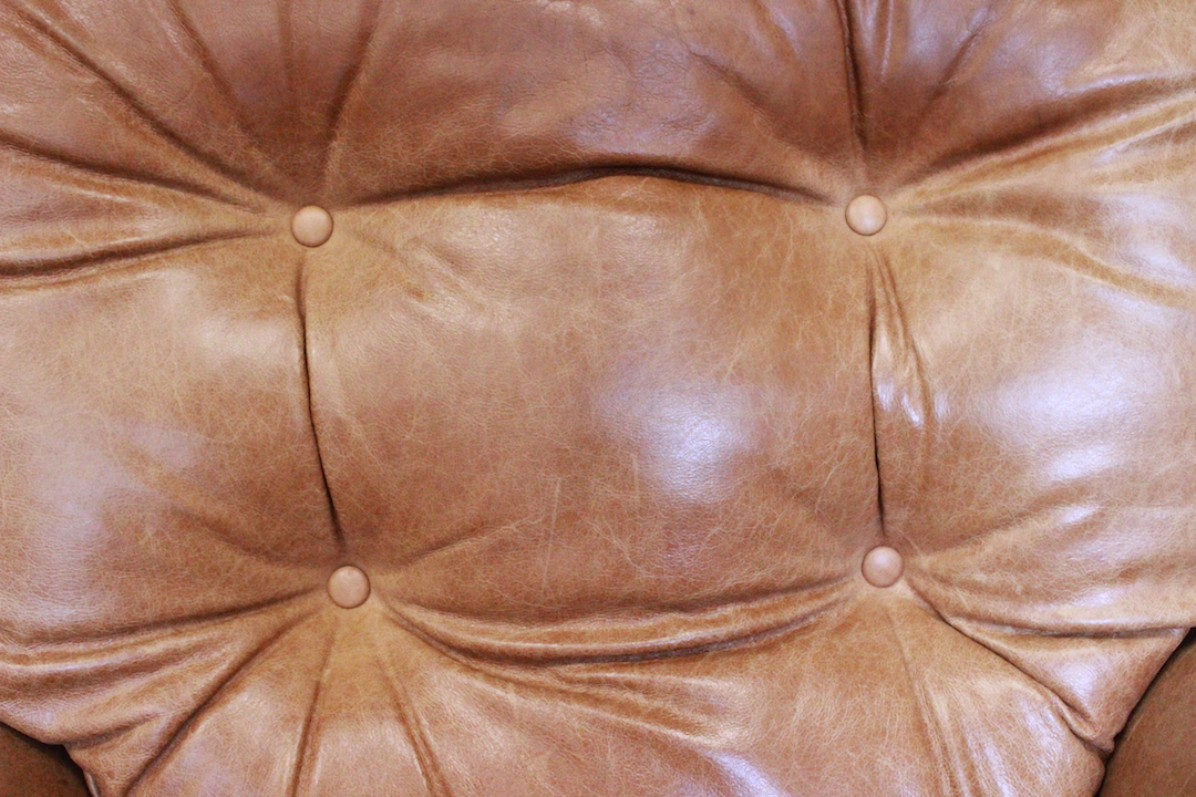 882_poltrona_armchair_modello_Chesterfield_Chester_bergere_model_marrone_chiaro_maggese_light_brown_originale_inglese_original_UK_pelle_leather_1