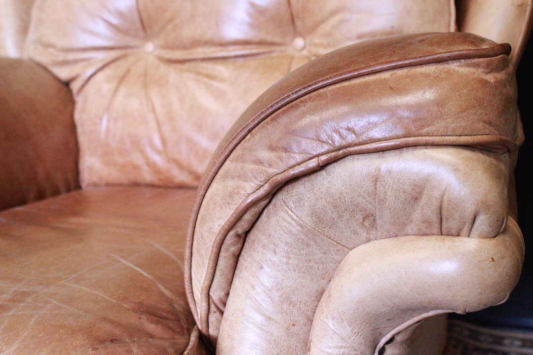 882_poltrona_armchair_modello_Chesterfield_Chester_bergere_model_marrone_chiaro_maggese_light_brown_originale_inglese_original_UK_pelle_leather_2