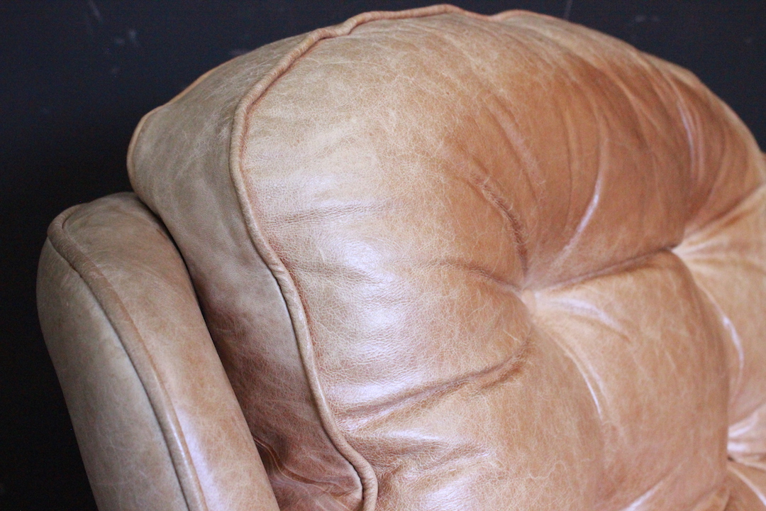 882_poltrona_armchair_modello_Chesterfield_Chester_bergere_model_marrone_chiaro_maggese_light_brown_originale_inglese_original_UK_pelle_leather_6