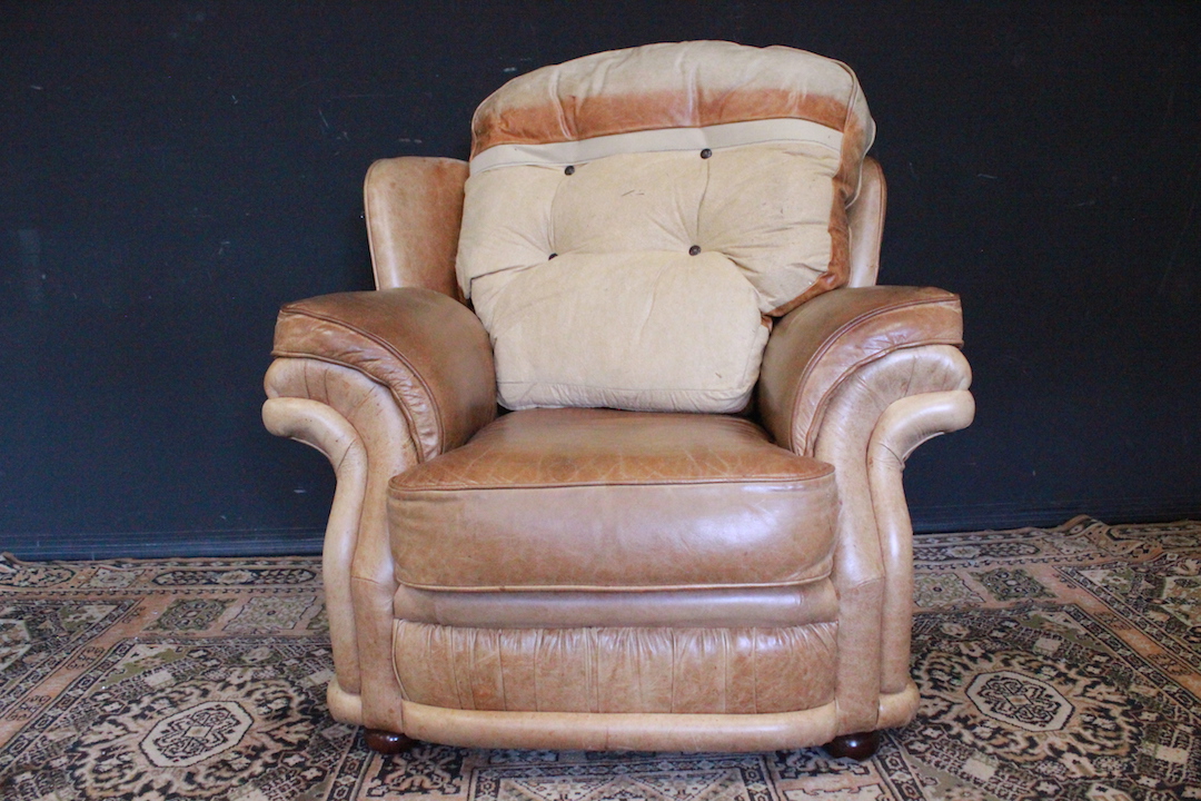 882_poltrona_armchair_modello_Chesterfield_Chester_bergere_model_marrone_chiaro_maggese_light_brown_originale_inglese_original_UK_pelle_leather_8