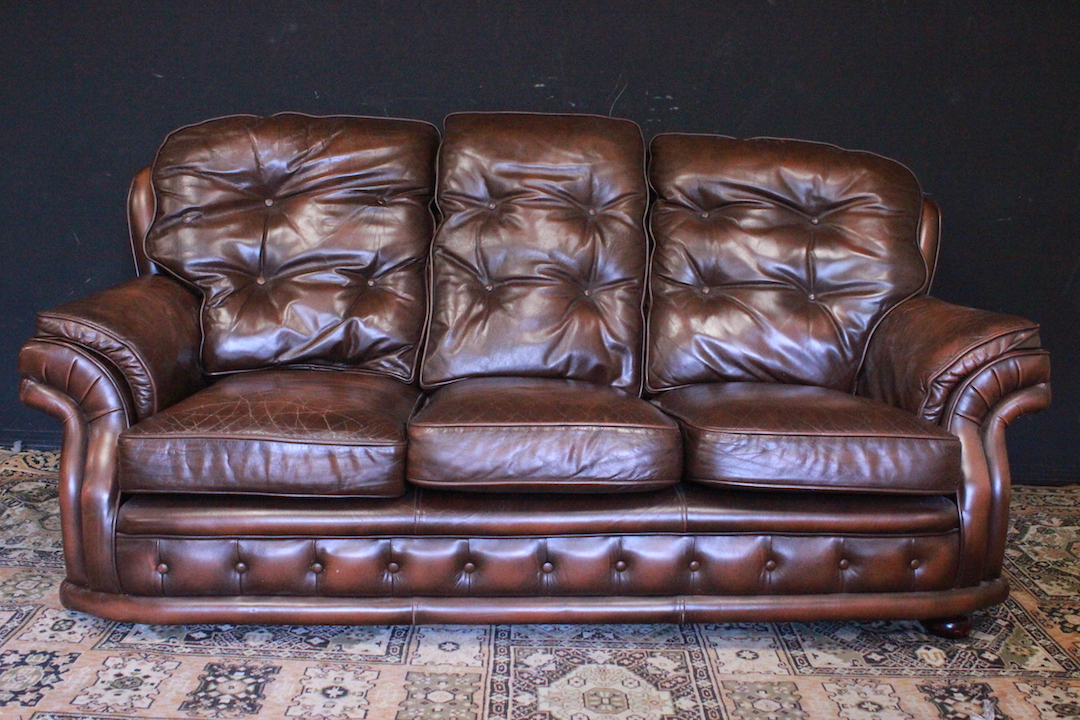 890_divano_sofa_chesterfield_3_tre_three_posti_marrone_cioccolato_inglese_english_chocolate_brown_pelle_leather_originale_original_bergere_UK_0