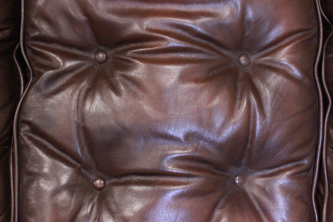 890_divano_sofa_chesterfield_3_tre_three_posti_marrone_cioccolato_inglese_english_chocolate_brown_pelle_leather_originale_original_bergere_UK_2