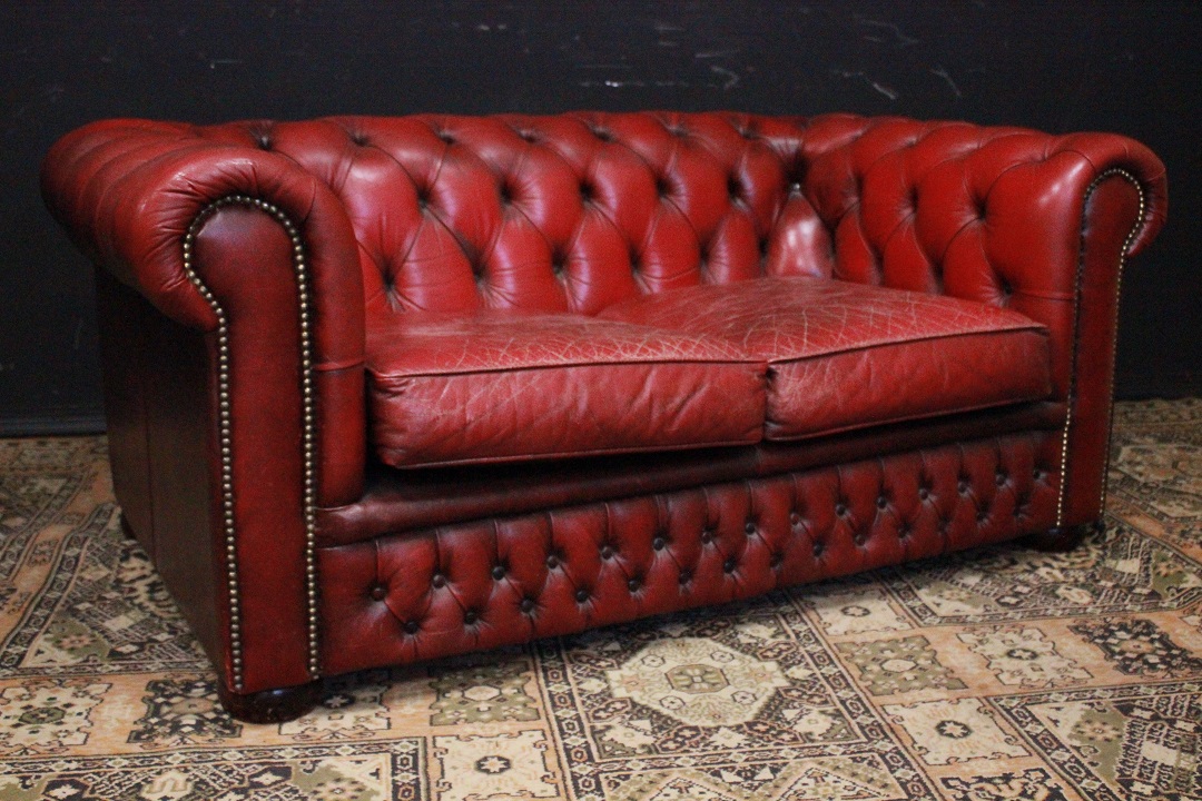 200_Divano_Sofa_Chester_Chesterfield_club_leather_pelle_bordeaux_due_posti_two_seater_2_originale_original_english_inglese_UK_4