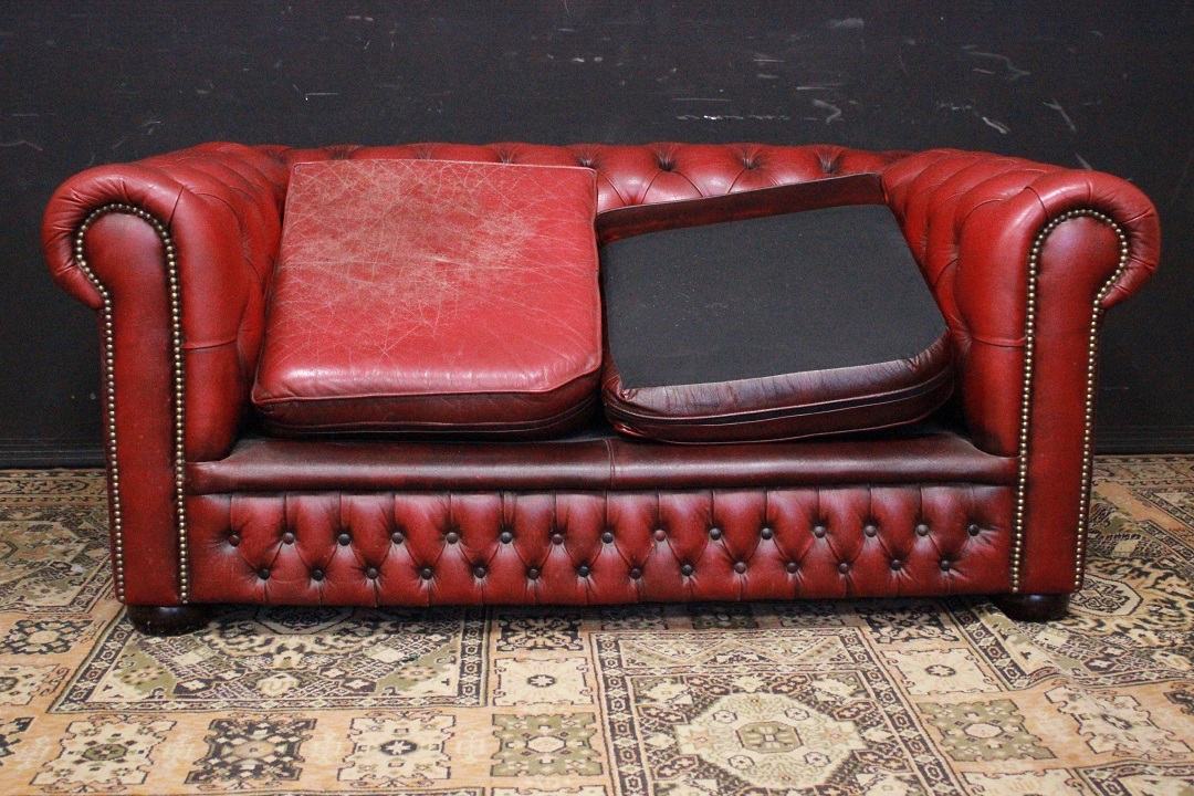 200_Divano_Sofa_Chester_Chesterfield_club_leather_pelle_bordeaux_due_posti_two_seater_2_originale_original_english_inglese_UK_9