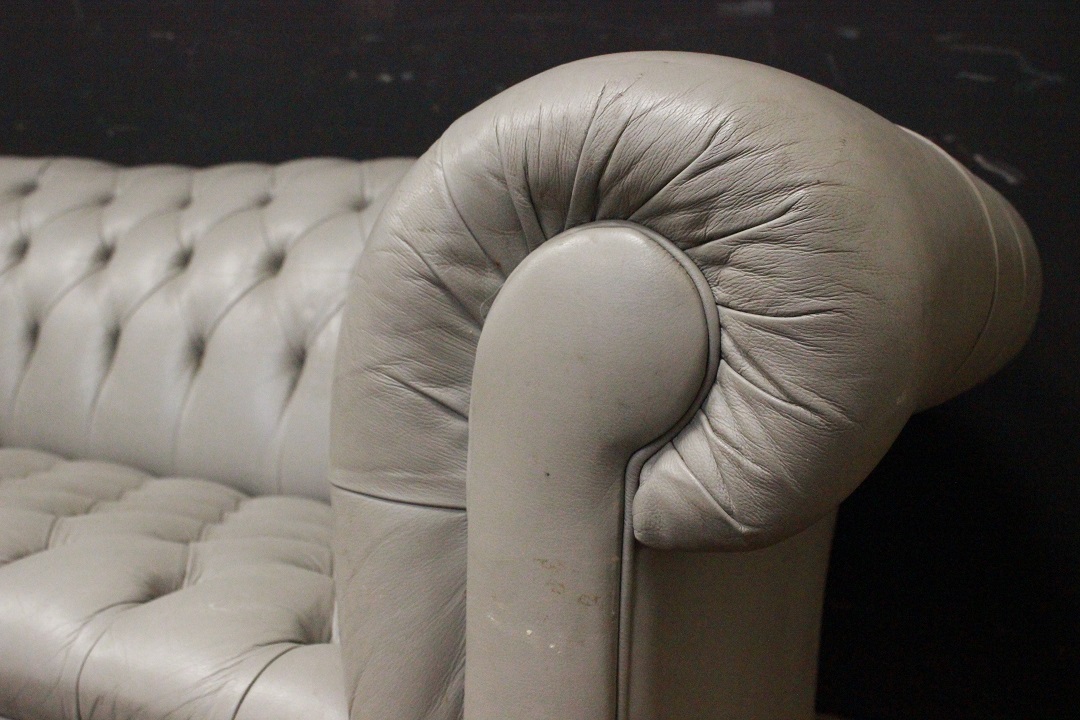 317_divano_sofa_3_three_tre_posti_original_originale_chesterfield_chester_club_grigio_ghiaia_grey_pelle_leather_inglese_UK_1