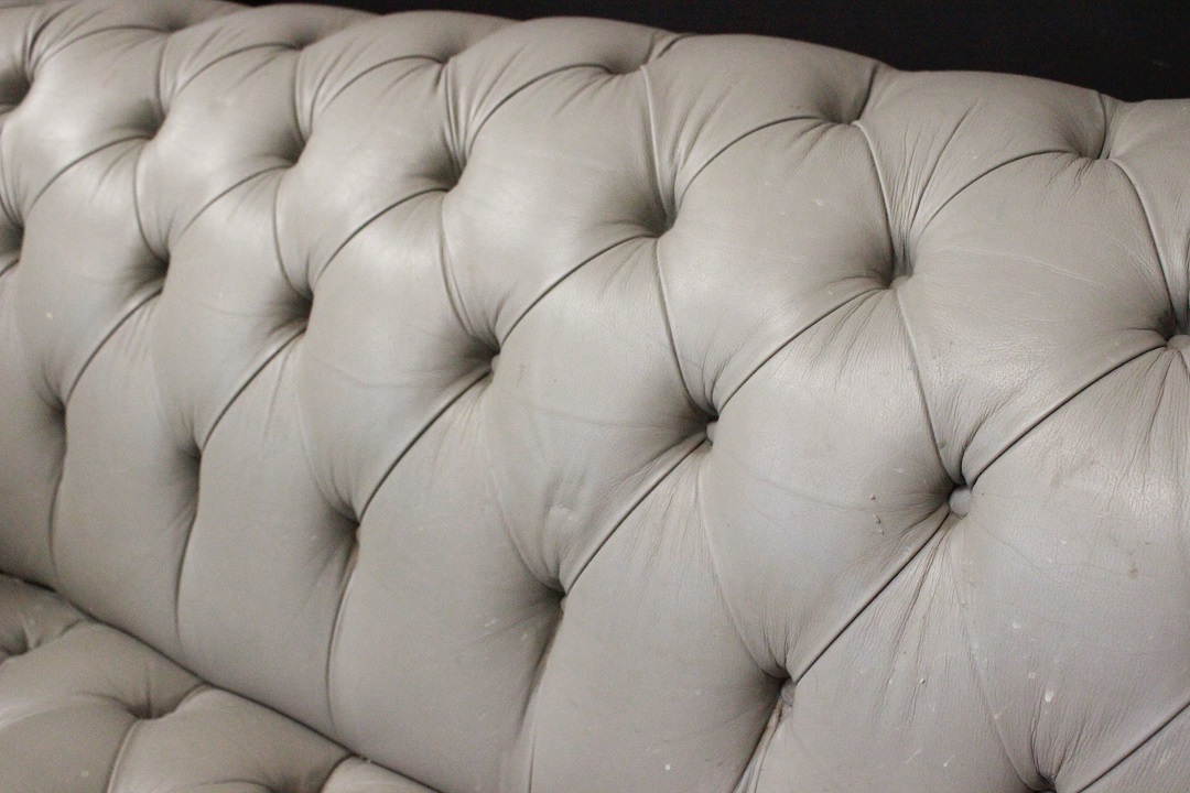 317_divano_sofa_3_three_tre_posti_original_originale_chesterfield_chester_club_grigio_ghiaia_grey_pelle_leather_inglese_UK_4