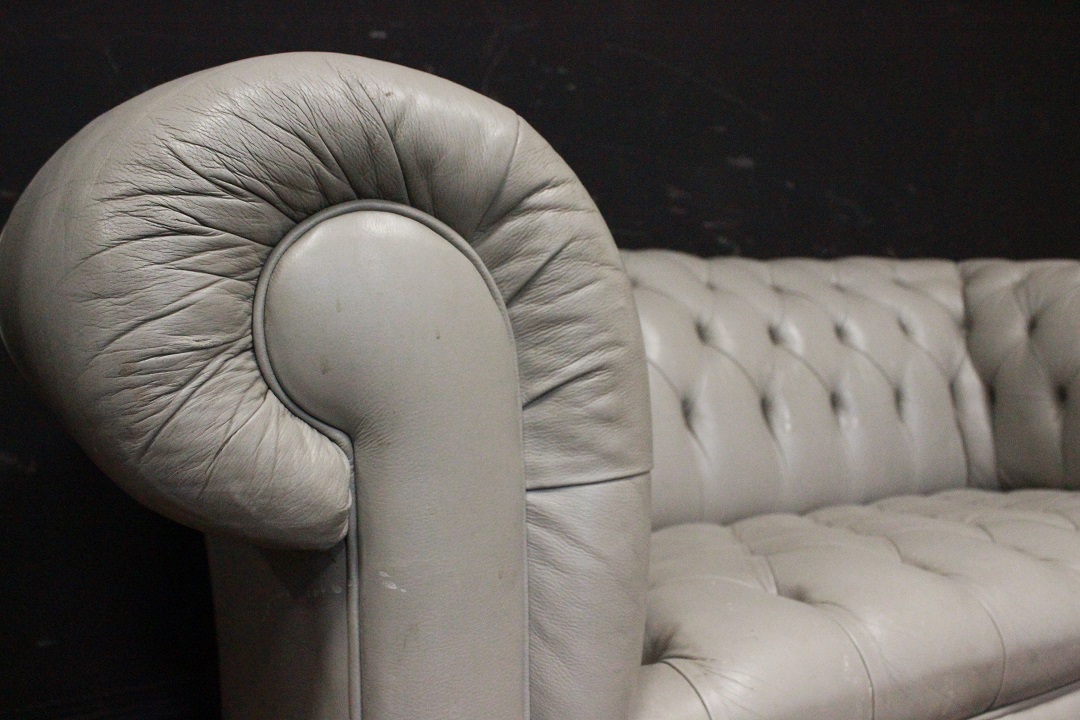 317_divano_sofa_3_three_tre_posti_original_originale_chesterfield_chester_club_grigio_ghiaia_grey_pelle_leather_inglese_UK_5