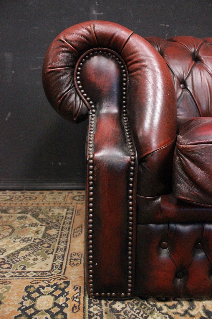 698_Chester_Chesterfield_divano_sofa_2_two_posti_seater_club_sofa_pelle_leather_brown_marrone_Brescia_Roncadelle_originale_inglese_original_UK_1