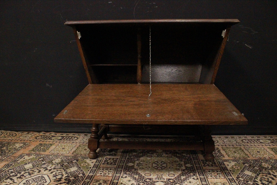 917_mobile_cassettone_legno_scuro_anta_apribile_base_rovinata_Novecento_1