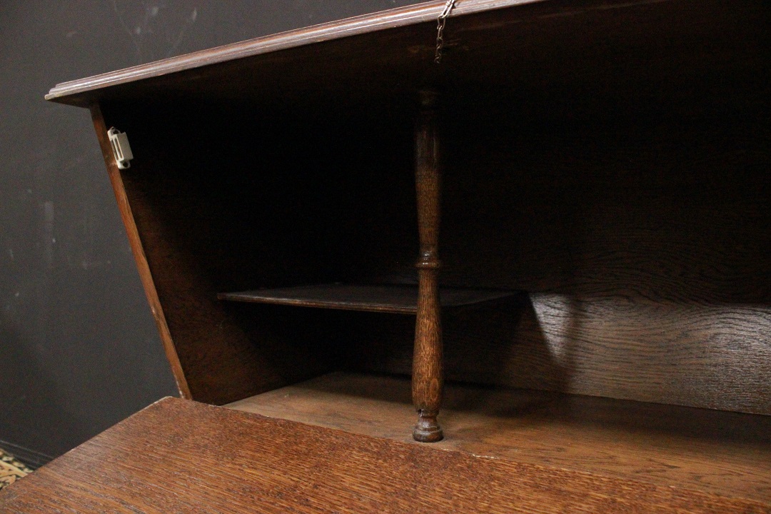 917_mobile_cassettone_legno_scuro_anta_apribile_base_rovinata_Novecento_3