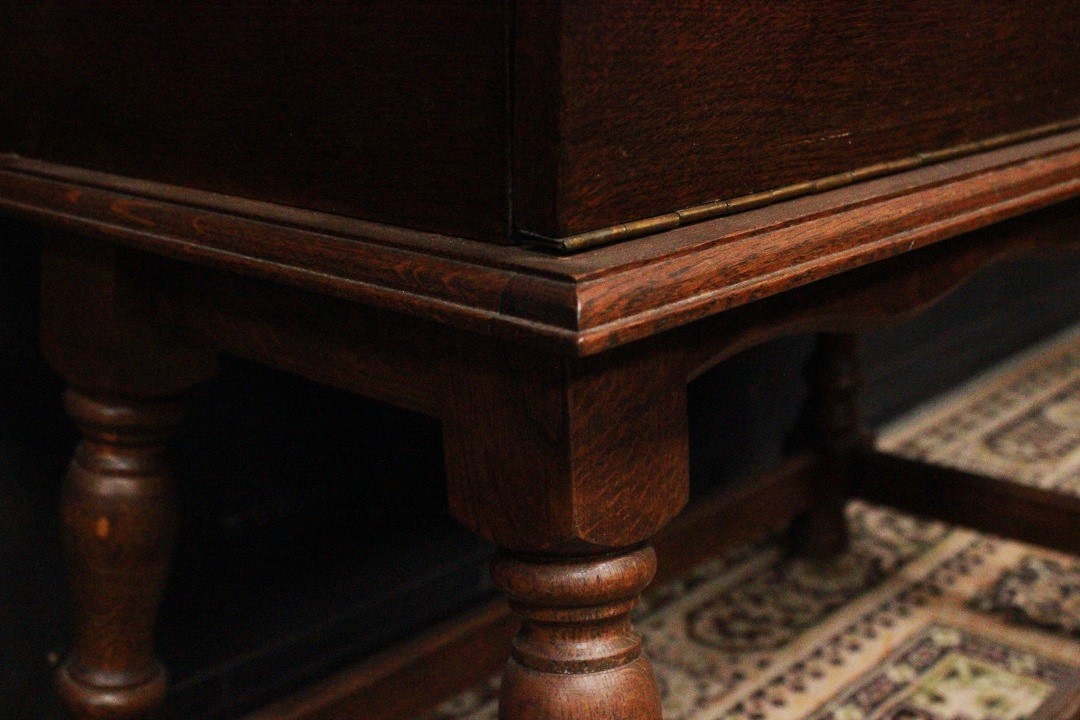 917_mobile_cassettone_legno_scuro_anta_apribile_base_rovinata_Novecento_8