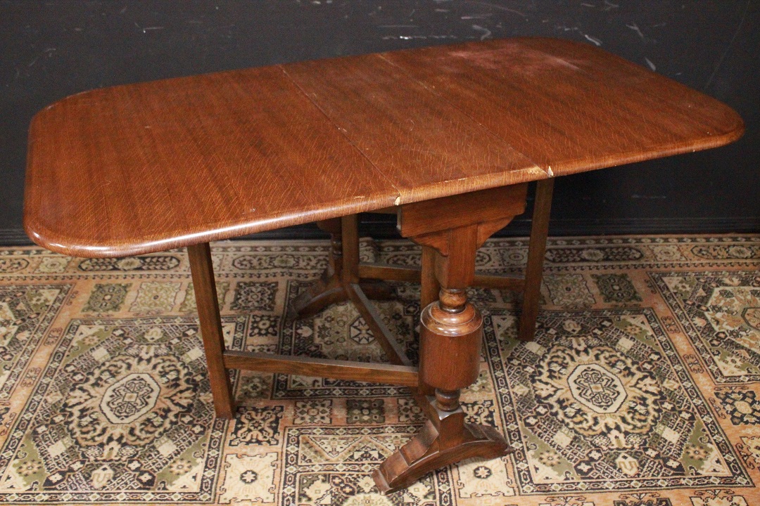 867_tavolo_table_bandelle_inchiostro_legno_chiaro_wood_metà_Novecento_inglese_Inghilterra_UK_0