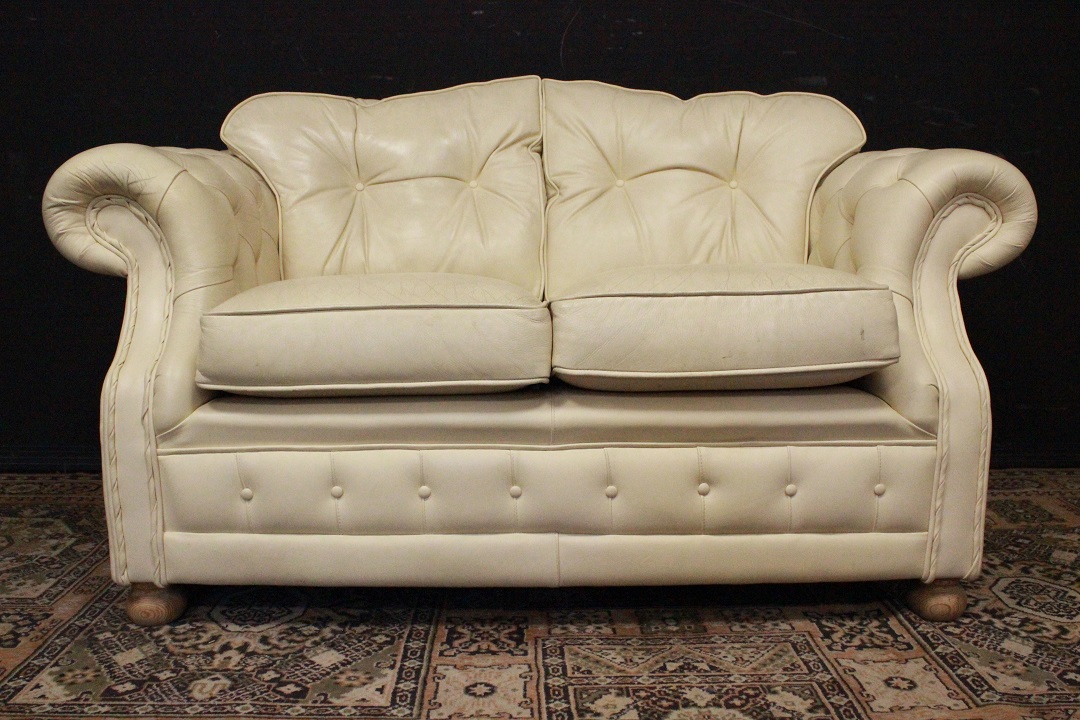 929_Divano_Sofa_Chester_Chesterfield_club_due_posti_2_leather_pelle_avorio_ivory_originale_original_english_inglese_UK_0