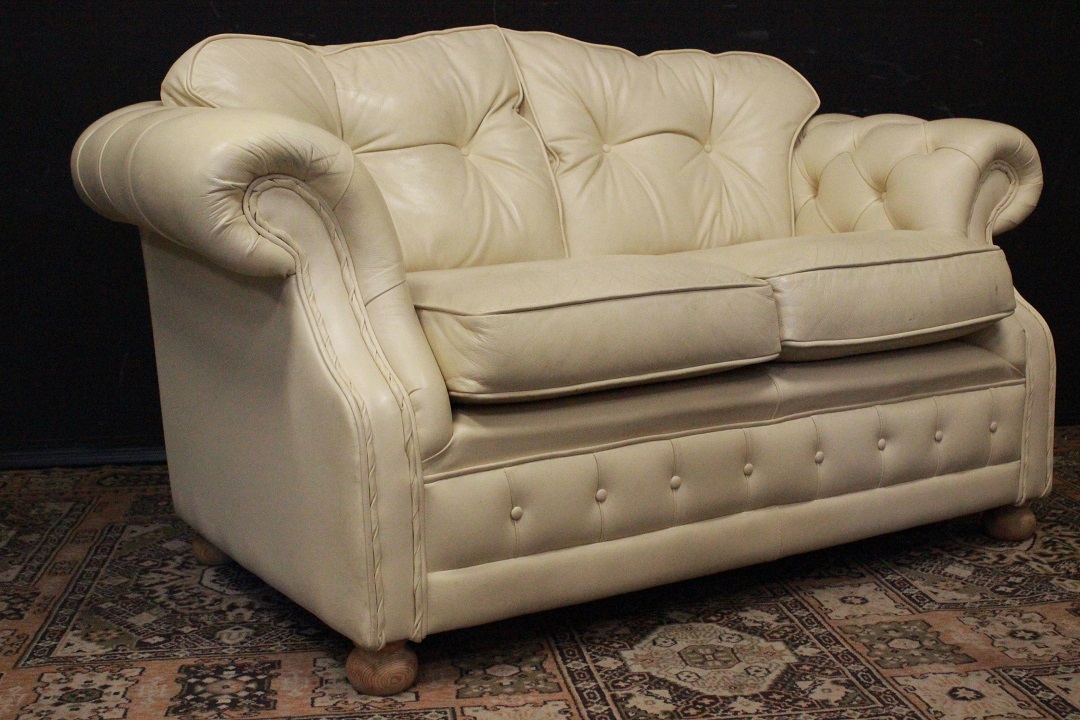 929_Divano_Sofa_Chester_Chesterfield_club_due_posti_2_leather_pelle_avorio_ivory_originale_original_english_inglese_UK_3