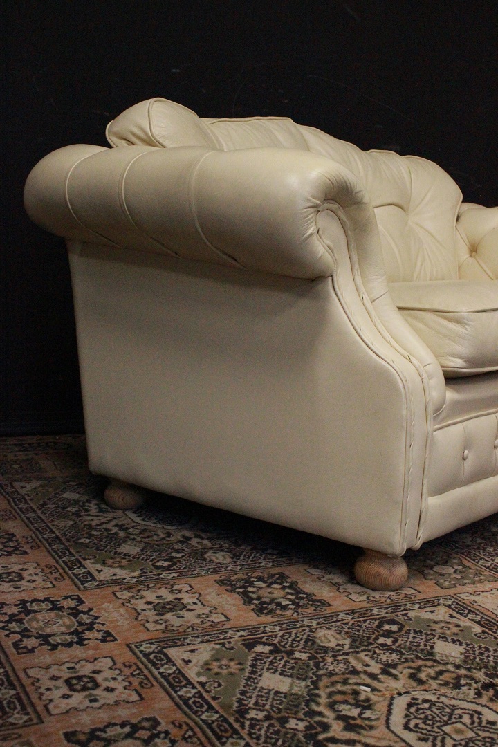 929_Divano_Sofa_Chester_Chesterfield_club_due_posti_2_leather_pelle_avorio_ivory_originale_original_english_inglese_UK_5