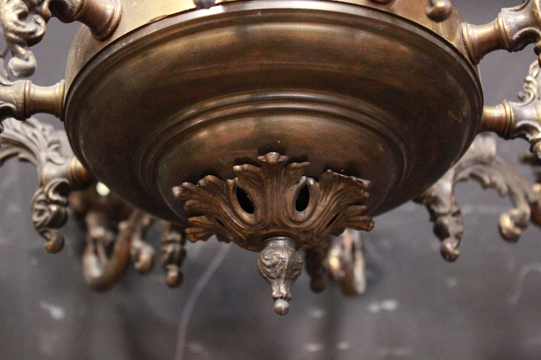 931_lampadario_15_luci_luce_bronzo_putti_seconda_metà_X_secolo_10