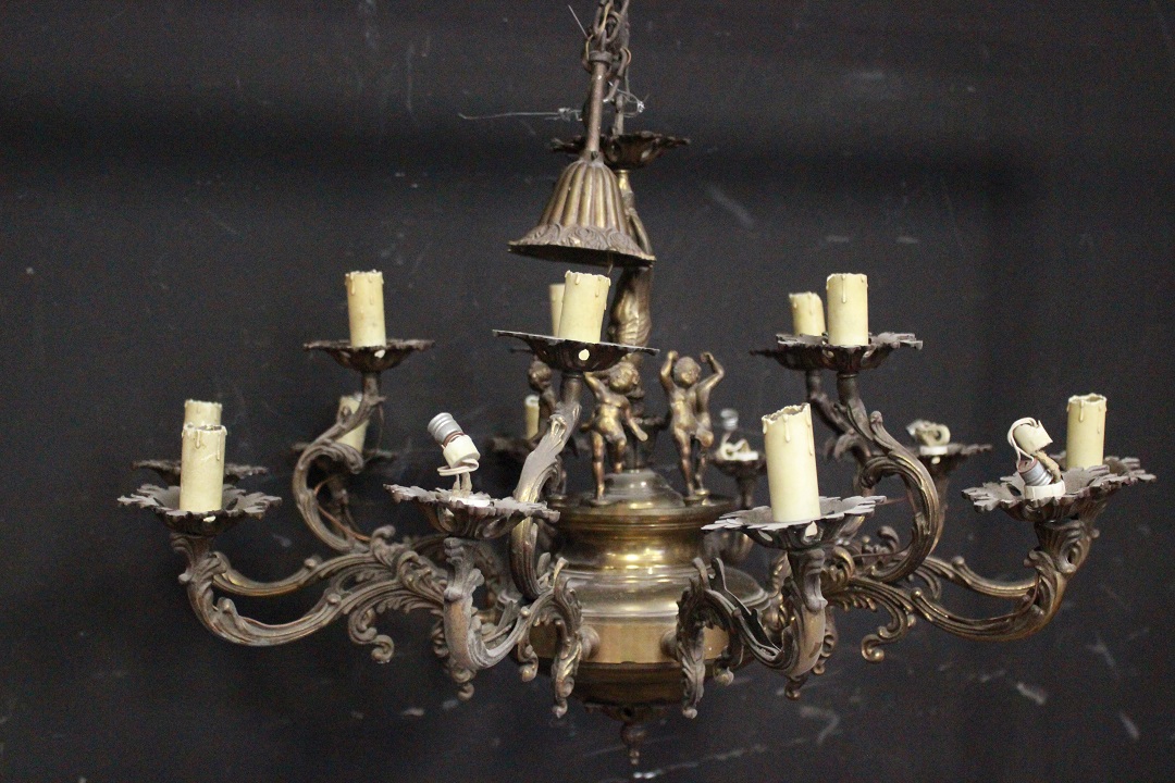931_lampadario_15_luci_luce_bronzo_putti_seconda_metà_X_secolo_7
