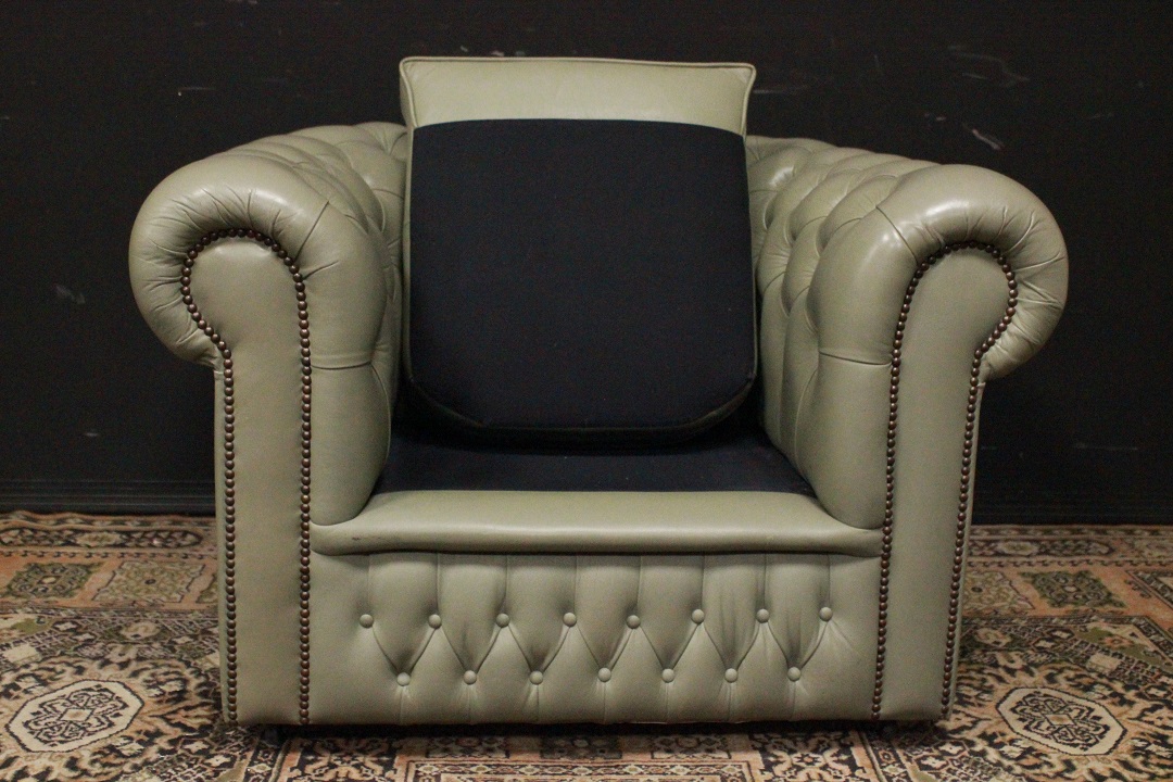 949_Poltrona_Armchair_Chester_Chesterfield_bergere_king_size_leather_pelle_grigio_muschio_musk_grey_originale_original_english_inglese_UK_8