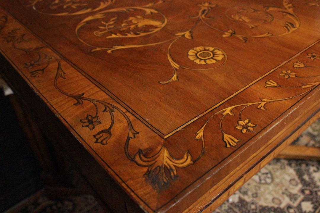 967_tavolo_table_scrivania_legno_chiaro_apribile_aperta_allungabile_decori_prima_metà_Novecento_Italia_italiana_ITA_9