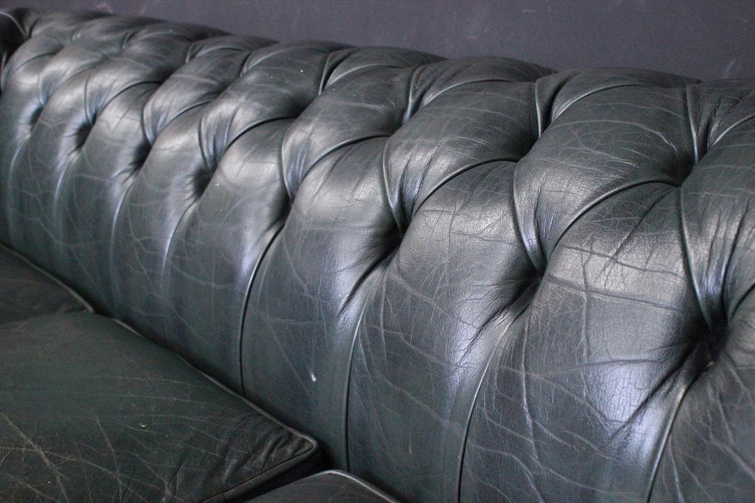 979_Divano_Sofa_Chester_Chesterfield_club_tre_posti_3_three_seater_leather_pelle_verde_nerastro_green_black_originale_original_english_inglese_UK_1